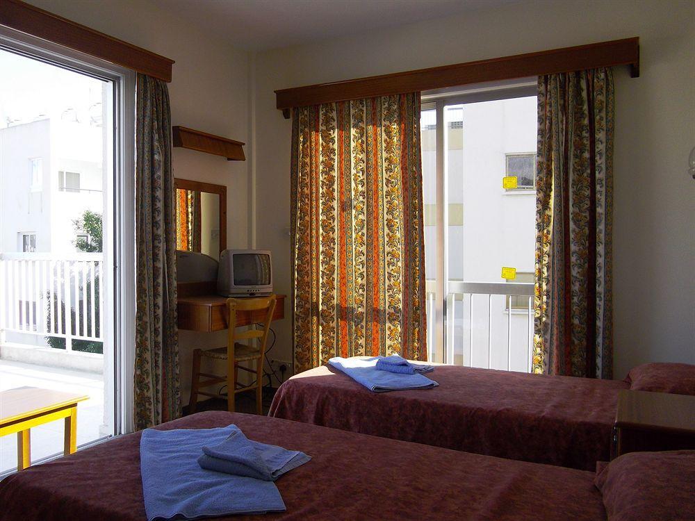 Onisillos Hotel Larnaca Luaran gambar
